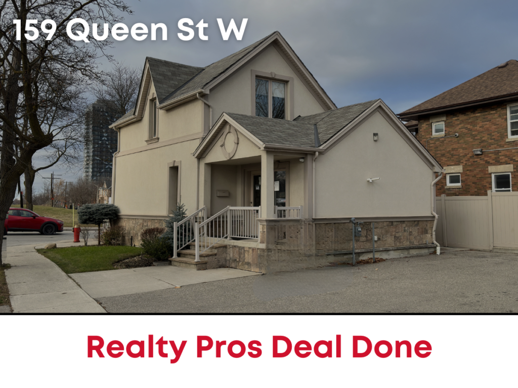 159 Queen St W